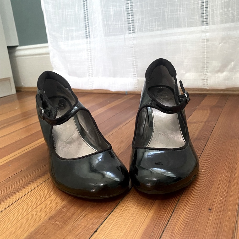 Black maryjanes
